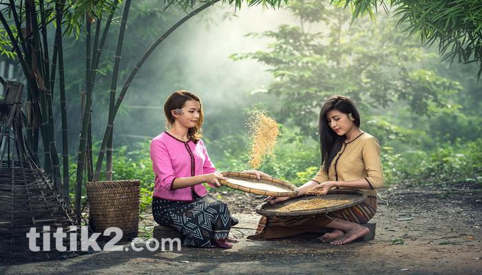 Menikmati Keindahan Alam dan Kehangatan