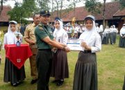 Pimpin Upacara di SMAN 1 Tapen, Begini Pesan Danramil 0822/11 Tapen dalam Kegiatan Upacara Bendera