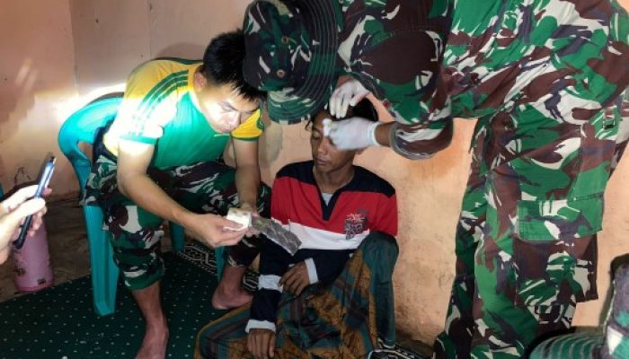 Aksi Cepat Tanggap Yonif 330 Tri Dharma Bantu Penanganan Bencana Angin Puting Beliung di Rancaekek