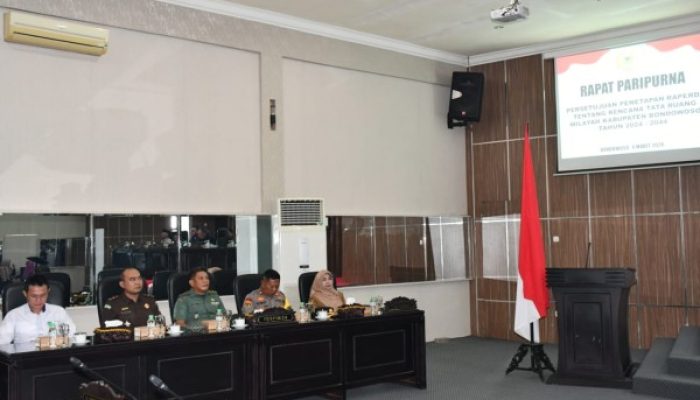 Kasdim 0822 Bondowoso Hadiri Rapat Paripurna Persetujuan Penetapan Raperda Tentang Ruang Tata Daerah