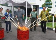 Kasdim 0822 Hadiri Pemusnahan Barang Bukti Kejari Bondowoso