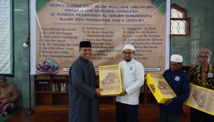 PP Al Ishlah Bondowoso Bagikan 2,7 Ton Kurma