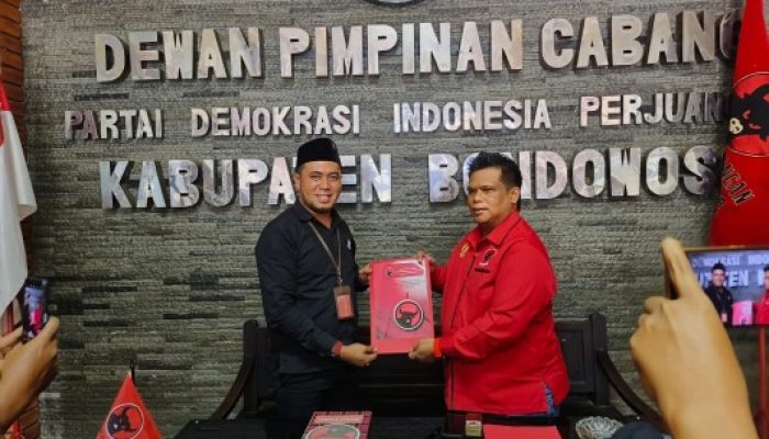 Cak Fauzi Menjadi Pendaftar Pertama Sebagai Bakal Calon Bupati Bondowoso