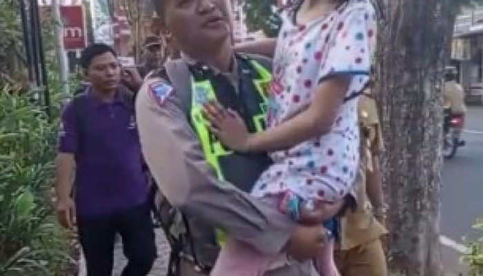 Gerak Cepat Personil Polres Bondowoso Tangani Anak Berkebutuhan Khusus yang Terlantar di Hotel Palm