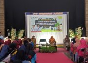 Penyerahan Honor Insentif Kader Posyandu Balita dan Lansia di Kecamatan Panarukan Situbondo