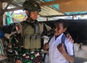 Satgas Yonif 509 Kostrad Berikan Bantuan Seragam kepada Anak Papua di Tk J2, Intan Jaya