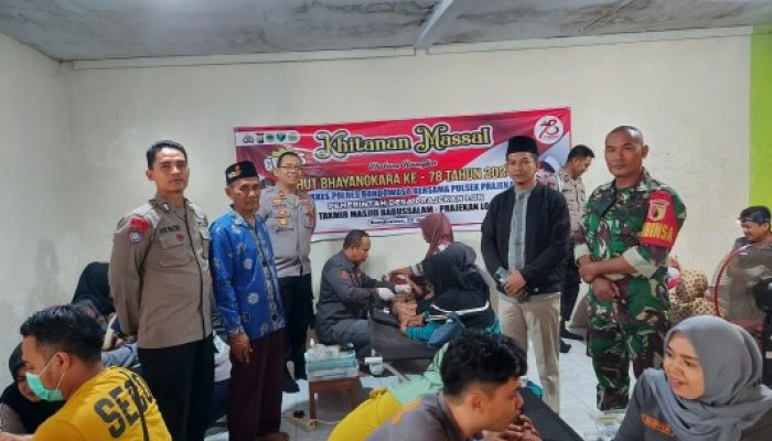Babinsa Dampingi Bakti Sosial Khitanan Massal Dalam Rangka HUT Bhayangkara Ke 78