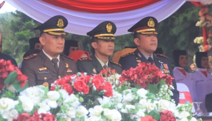 Peringati HUT RI Ke 79, Letkol Inf Rinto Wijaya Dandim 0422/LB Hadiri Upacara.