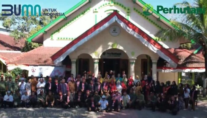 KPH Perum Perhutani Bondowoso Gelar Upacara Bendera Memeriahkan HUT Yang Ke 79