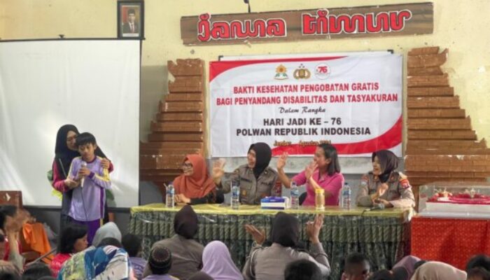 Peringati Hari Jadi ke-76 Polwan Polres Jember Berbagi Kebahagiaan Bersama Penyandang Disabilitas di SDLB