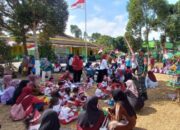Gebyar Sekolah Peran Babinsa 0822 Dampingi Murid Meriahkan HUT RI ke-79 Di Jambesari