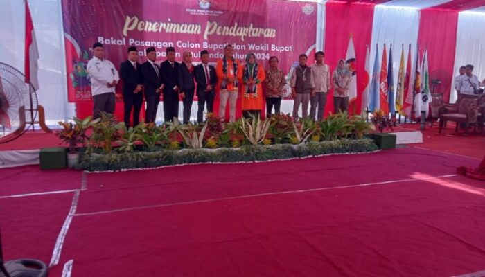 Pilkada 2024, Rio-Ulfi Pasangan Bacalon Bupati Dan Wakil Bupati Resmi Mendaftar Ke KPU Situbondo
