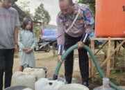 Peringati Harlantas Bhayangkara ke – 69, Ditlantas Polda Jatim Salurkan Air Bersih untuk Warga Terdampak Kemarau