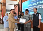 Disnakkan Menyerahkan Secara Simbolis Bantuan Sarana Dan Prasarana Perikanan