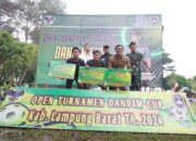 Letkol Inf Rinto Wijaya menutup Open turnamen Sepak Bola di Lampung Barat.