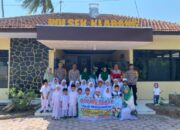 Siswa/wi TK Nurus Shobur Desa Besuk Kunjungi Kantor Polsek Klabang
