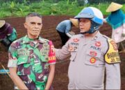 Sinergitas TNI-Polri di Bondowoso: Babinkamtibmas Berbagi Alat Pertanian untuk Dukung Ketahanan Pangan