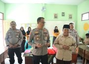 Sukseskan Program Kesehatan Anak, Polres Situbondo Berbagi Makanan Bergizi dan Susu Gratis
