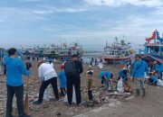 Disnakkan Situbondo Melakukan Kegiatan Aksi Bersih Pantai Dan Laut