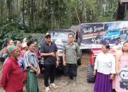 Peduli Bencana Erupsi Raung, Komunitas Jeep Offroad Dan Perum Perhutani Bondowoso Salurkan Bantuan Paket Sembako