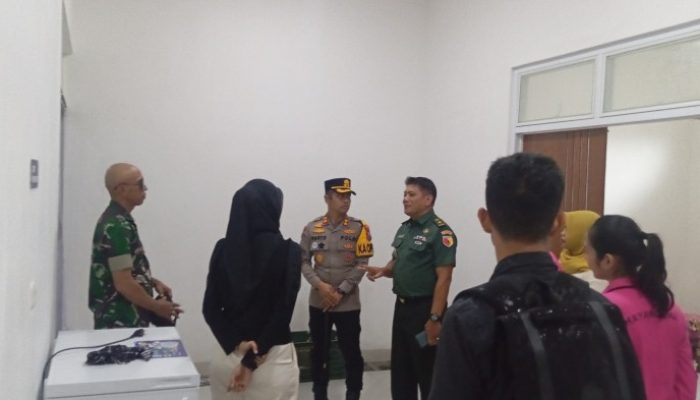 Kapolres Bondowoso Bersama Kasdim 0822 Tinjau Operasional Dapur Sehat untuk Anak Sekolah