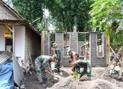 Babinsa Sertu Bambang Turun Tangan, Renovasi Rumah Warga Capai 50 Persen