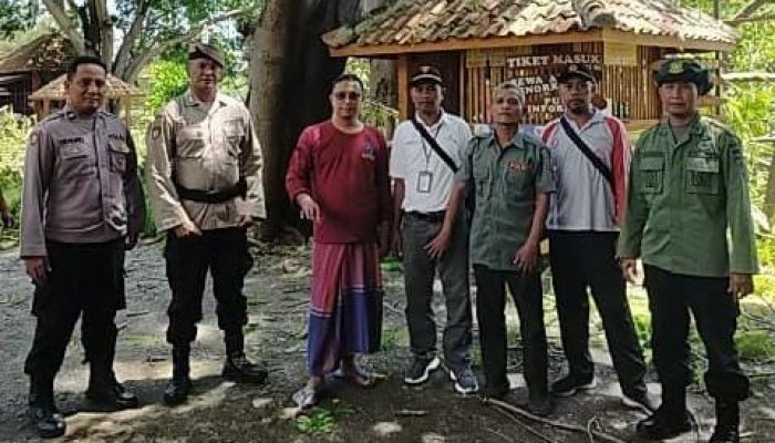 ASPER KBKPH PANARUKAN DAN POLSEK KENDIT, LAKUKAN PEREMPESAN ATAU PANGKAS POHON DI WISATA BEACH FOREST SITUBONDO