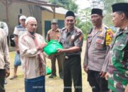 PEDULI PEKERJA, PERUM PERHUTANI KPH BONDOWOSO GELONTORKAN BANTUAN 1081 PAKET SEMBAKO