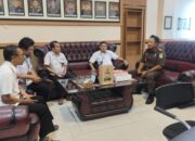KAJARI BONDOWOSO MENERIMA PIAGAM PENGHARGAAN DARI PERUM PERHUTANI