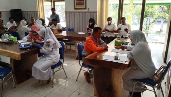 PERUM PERHUTANI KPH BONDOWOSO DAN DINAS KESEHATAN GELAR PEMERIKSAAN KARYAWAN