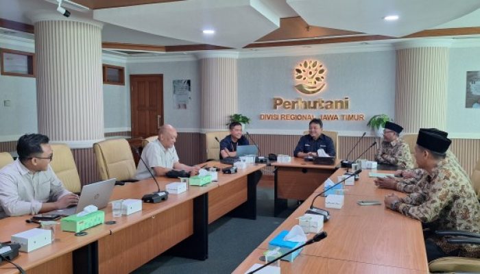 PEDULI DUNIA PENDIDIKAN, KADIVRE JATIM DAN ADM PERHUTANI BONDOWOSO GELAR AUDIENSI DENGAN SMK 1 IBRAHIMY SITUBONDO