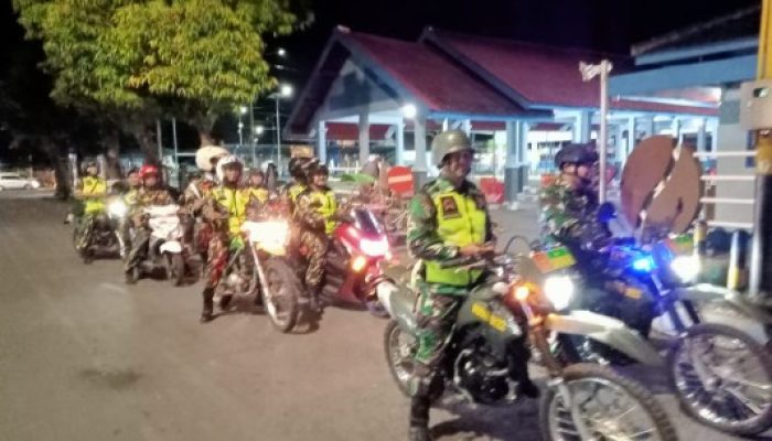 Kompak di Malam Hari, Babinsa Koramil 0822/01 dan Banser Keliling Kota Bondowoso
