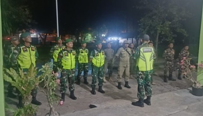 Babinsa Koramil 0822/04 Tenggarang Pimpin Patroli Malam Bersama Banser dan Satpol PP