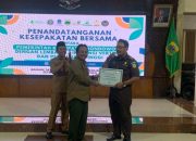 Sinergi Kelembagaan, Perhutani Anugerahkan Penghargaan kepada Kejari Bondowoso