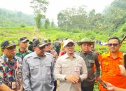 Sinergi Perhutani KPH Bondowoso dan Pemkab Gelar Penanaman Bersama untuk Konservasi DAS