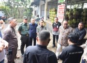 Kelangkaan Gas Elpiji 3 Kg Jadi Sorotan, Danramil Grujugan Tampil Aktif Kawal Rapat DPRD