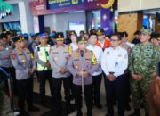 Tinjau Stasiun Surabaya Gubeng, Kapolri Instruksikan Beri Pelayanan Maksimal ke Pemudik