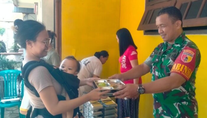 Balita hingga Ibu Hamil Terlayani, Babinsa Kawal Distribusi Tanpa Hambatan