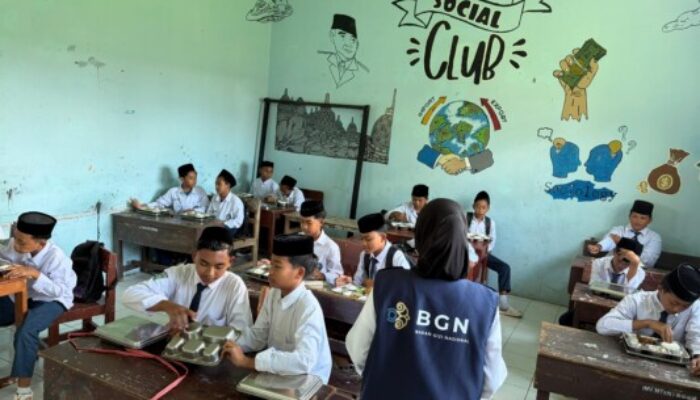Distribusi Makan Bergizi Gratis, Kepala Dapur SPPG Sempol 02 Pastikan 442 Murid MTs Nurut Taqwa Terlayani Dengan Baik