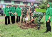 Dukung Ruang Terbuka Hijau, Perhutani Bondowoso Serahkan Bibit Buah ke Subdenpom