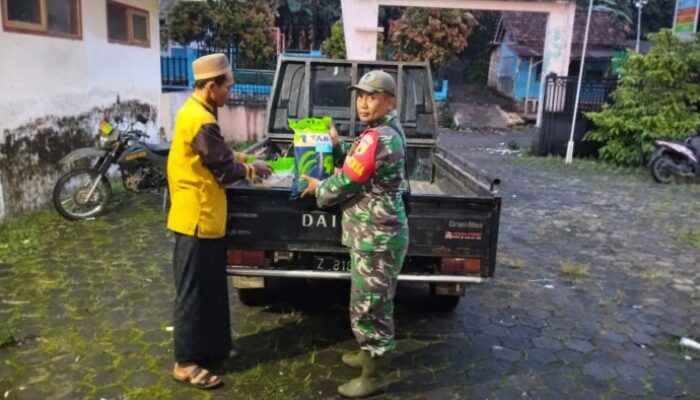 Babinsa Tlogosari Kawal Distribusi 750 Kg Bibit Padi M70, Wujud Nyata Dukungan TNI untuk Ketahanan Pangan