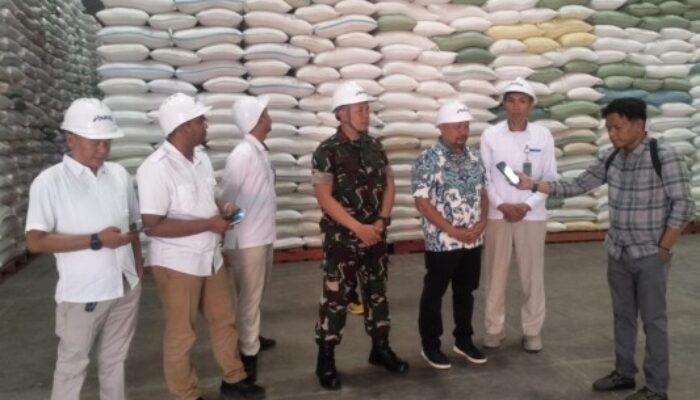 Dandim 0822 Dampingi Kunjungan Komisi IV DPR RI, Pastikan Stok Beras Aman di Gudang Bulog*