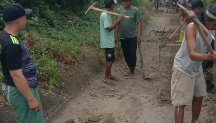 Kerja Bakti Digelar Untuk Menjaga Kebersihan Lingkungan Dan Mempererat Solidaritas Masyarakat