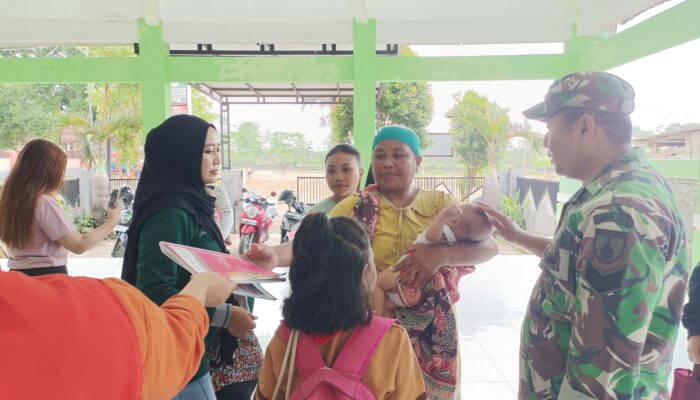 Babinsa Desa Paguan Dampingi Kegiatan Posyandu Imunisasi Campak dan DPT, Wujud Kepedulian TNI terhadap Kesehatan Balita