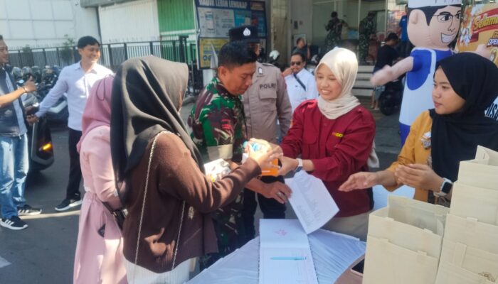 UMKM Tumbuh, Ekonomi Bergerak! Babinsa Blindungan Hadiri Opening Papa Cooking Bondowoso