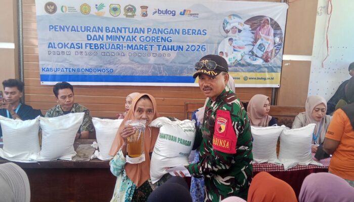 680 Warga Kejayan Terima Bantuan Pangan, Babinsa Pastikan Penyaluran Tepat Sasaran