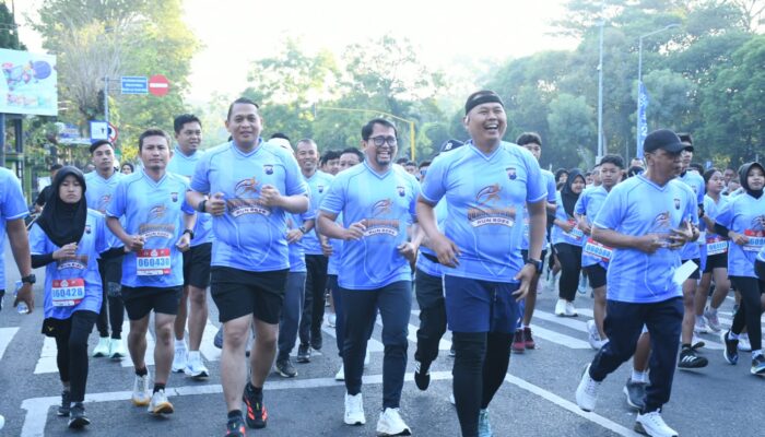 Kapolres Bersama Dandim 0822 Bondowoso Kompak Berlari Bersama, Dukung Gaya Hidup Sehat Melalui Bhayangkara Run 2026*