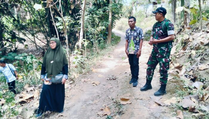 Babinsa Raban Wetan Dampingi BPMD Tinjau Lokasi Rencana Sasaran TMMD Imbangan di Sukosari