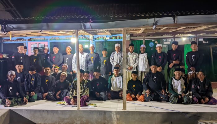 MABES: Rutinan Gelar Sholawat Nariyah Bersama,Setiap Malam Sabtu Di Dusun Kedawung