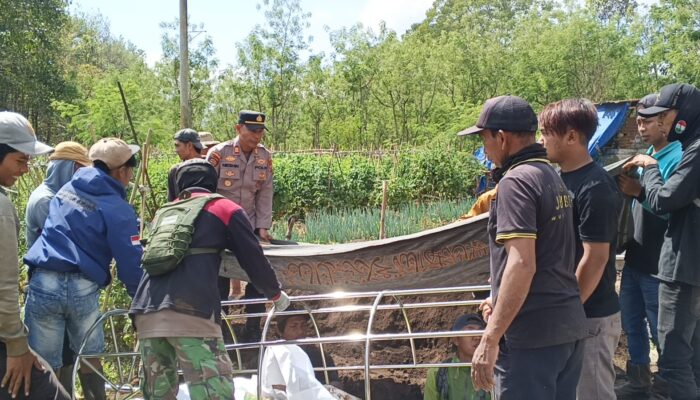 Gerak Cepat Polsek Sempol Evakuasi Jenazah Orang Tidak Dikenal